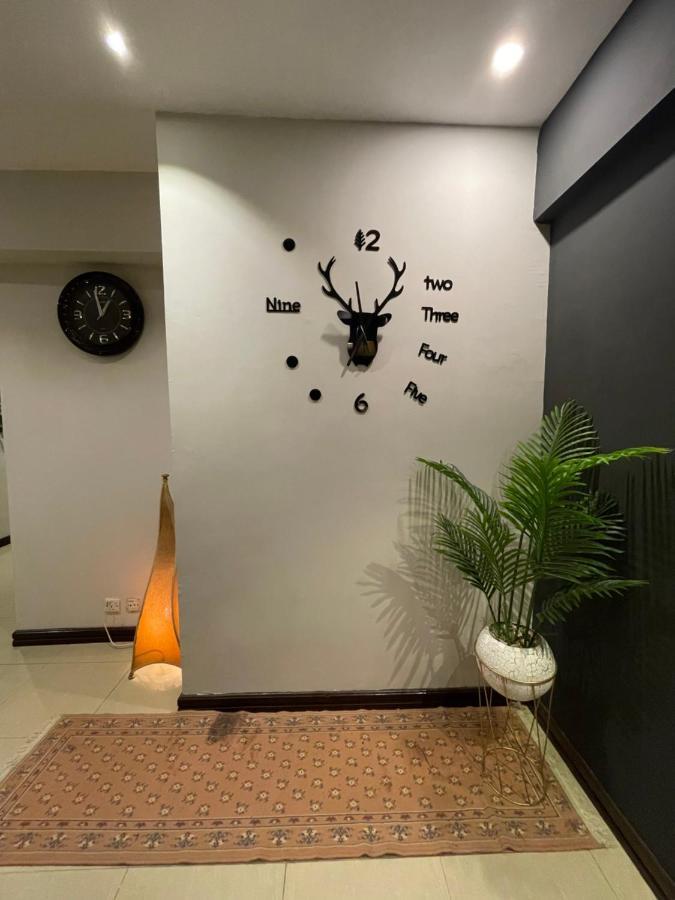 Freddy'S Luxury Family Apartments Исламабад Экстерьер фото